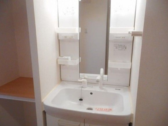 サニー　ヴィラの洗面所|使いやすい洗面所です