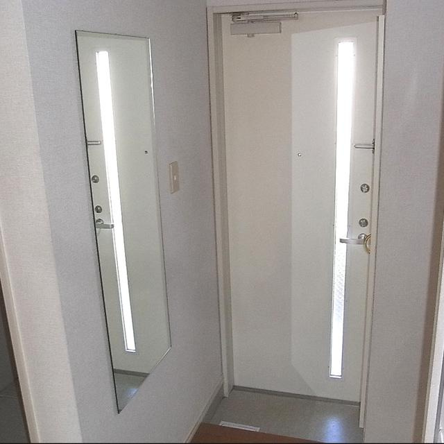 玄関に姿身鏡