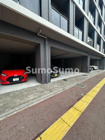 ラフィーネ箱崎駅前の駐車場