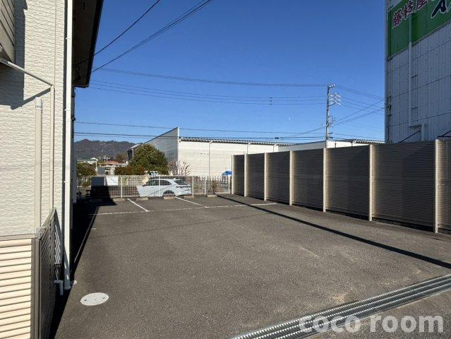 フォレストメゾン　和の駐車場