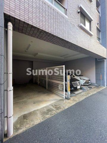 ラフィーネ博多駅前の駐車場