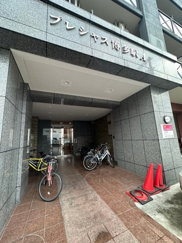 プレシャス博多駅Ａのエントランス