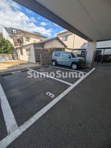 リバティー相生の駐車場