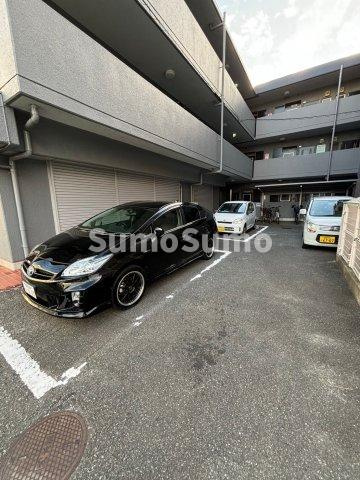 レジデンス天野の駐車場