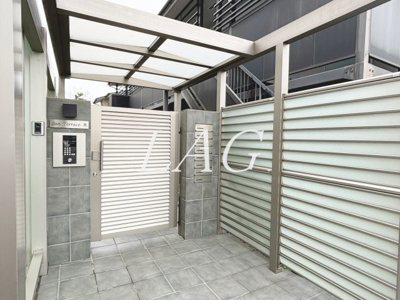 【エントランス】 | SunTerrace東 | エントランスです。