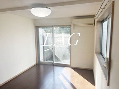 【居間・リビング】 | SunTerrace東 | 洋室のお部屋です。