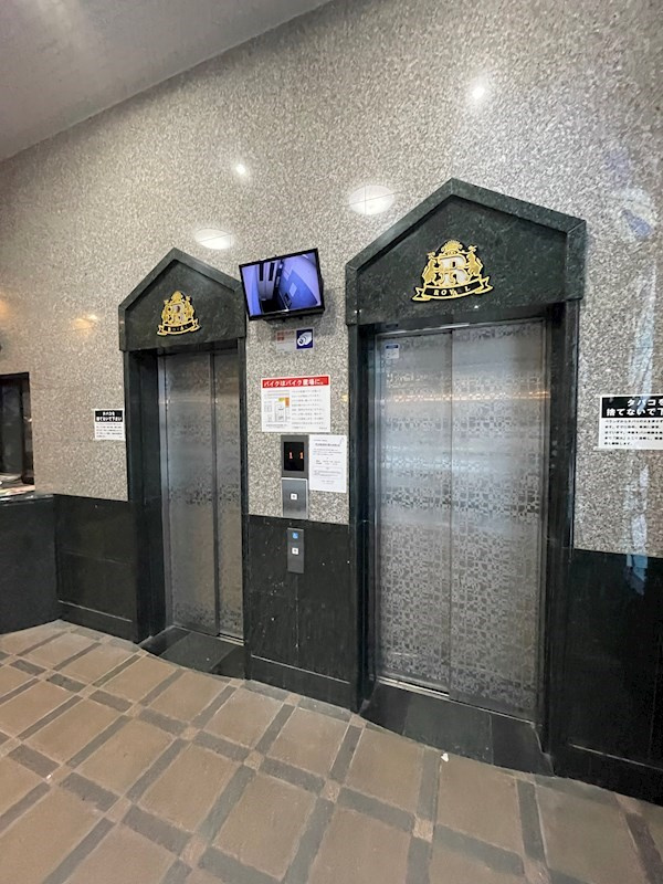 ロイヤル天神南の外観
