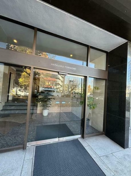 原宿タウンホームのエントランス