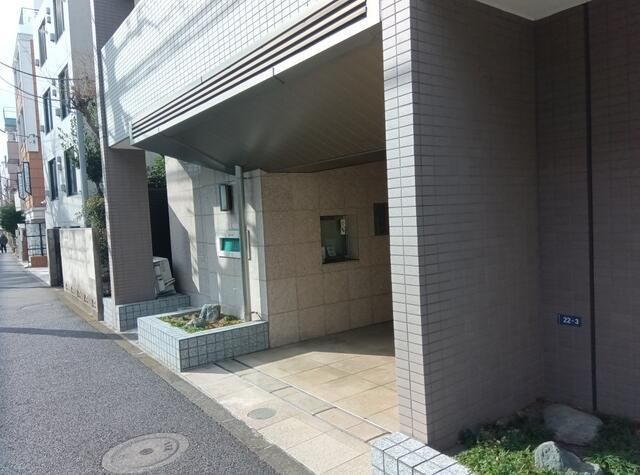 日神デュオステージ幡ケ谷のエントランス| 