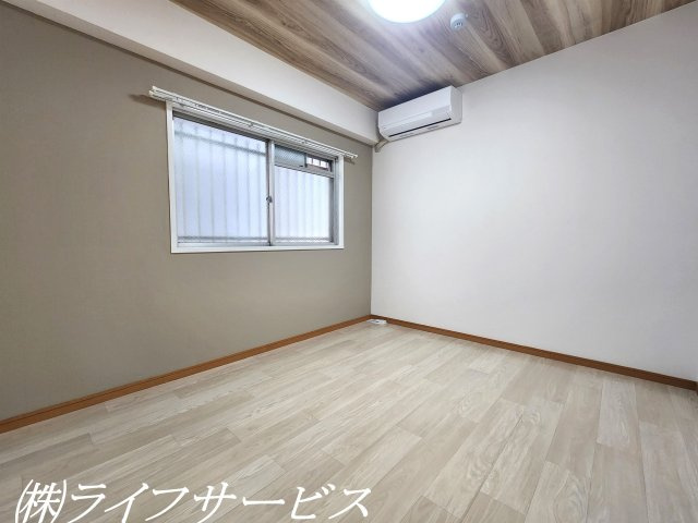 【洋室】 | メゾン第２新大阪 | 洋室7.0帖／クローゼット有！エアコンは新規設置です！