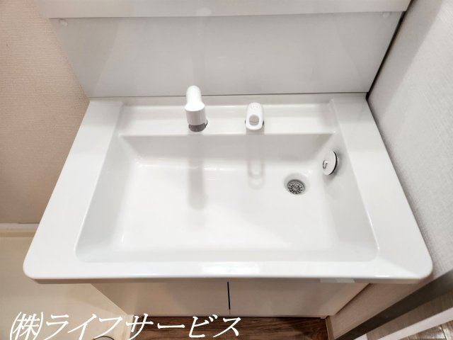 【洗面所】 | メゾン第２新大阪 | シャワー付洗面化粧台