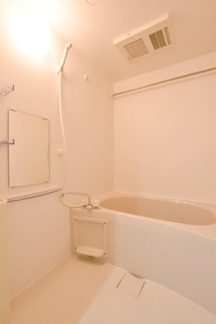 エルジュ港南台の浴室