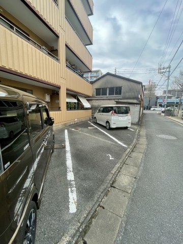 リバーサイド清水の駐車場