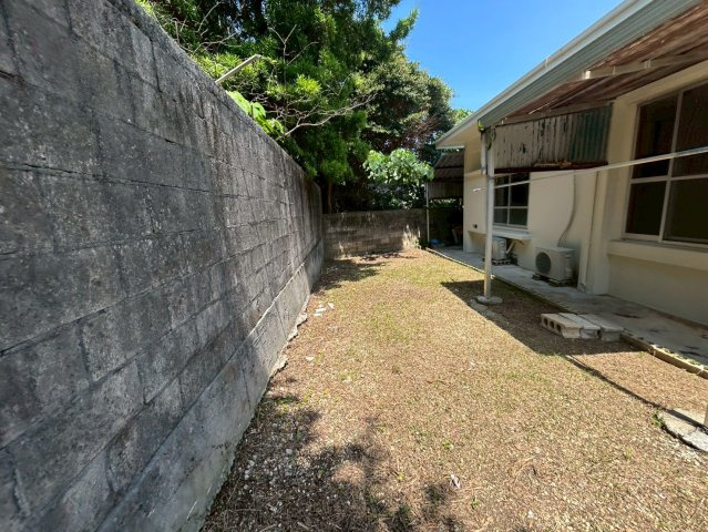 西仲宗根43-2　中古戸建の庭
