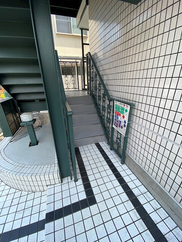 東が丘ハイツのロビー
