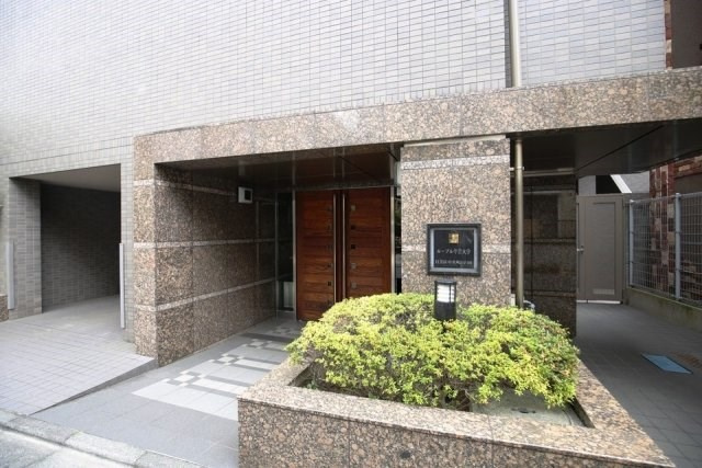 ルーブル学芸大学の外観