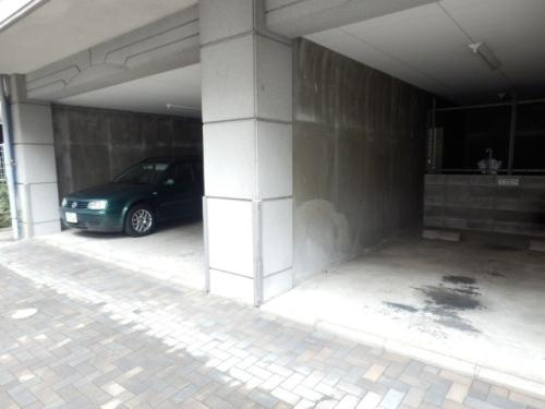 和光レジデンス薬院の駐車場