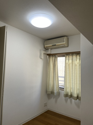 【寝室】 | アドニス・モリヤ