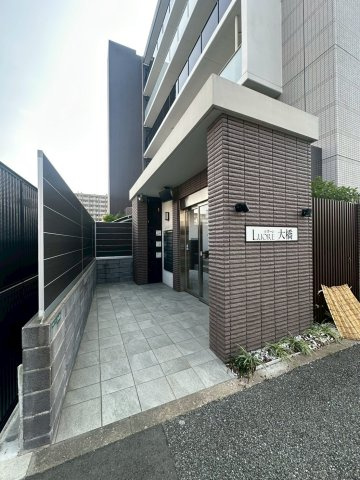 ルオーレ大橋のエントランス