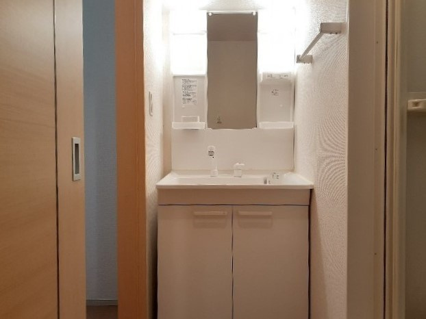 ノーブル港西　Ⅱの洗面所|ゆったりとスペースのある洗面所