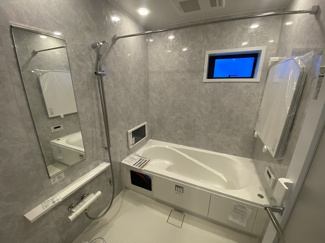 【浴室】 | 世田谷区砧7丁目  2号棟 | 浴室サイズ1.25坪・浴室乾燥機+窓・浴室TV