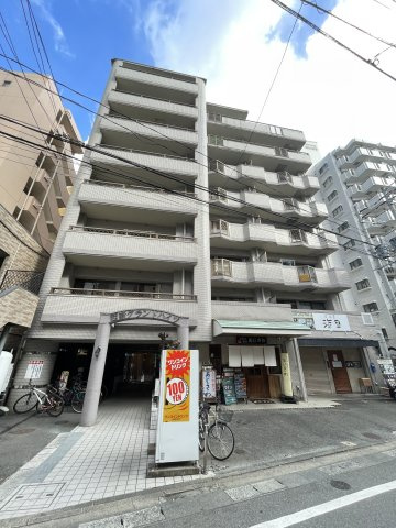 西新グランドハイツの外観