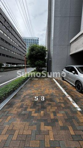 ロイヤル博多駅前の駐車場