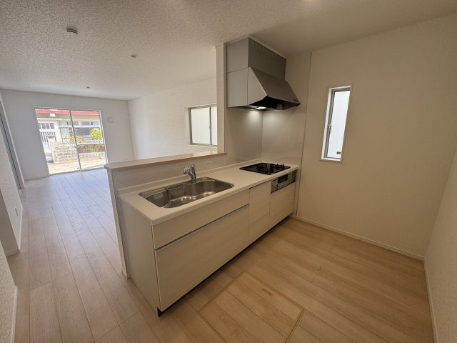 糸満市喜屋武　第6（全3棟）2号棟のキッチン|2号棟　使いやすいシステムキッチン♪