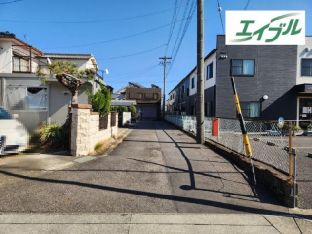 小牧市藤島町梵天　売地の前面道路含む現地写真|南側道路です