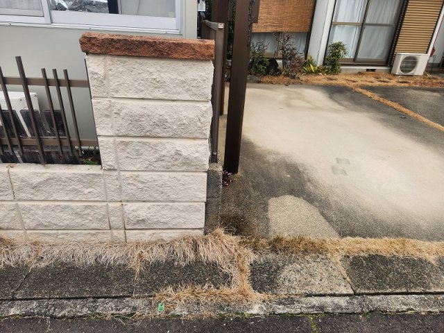 小牧市藤島町梵天　売地の外観|東側隣地との境界にあるブロックは共有ブロックの可能性があります