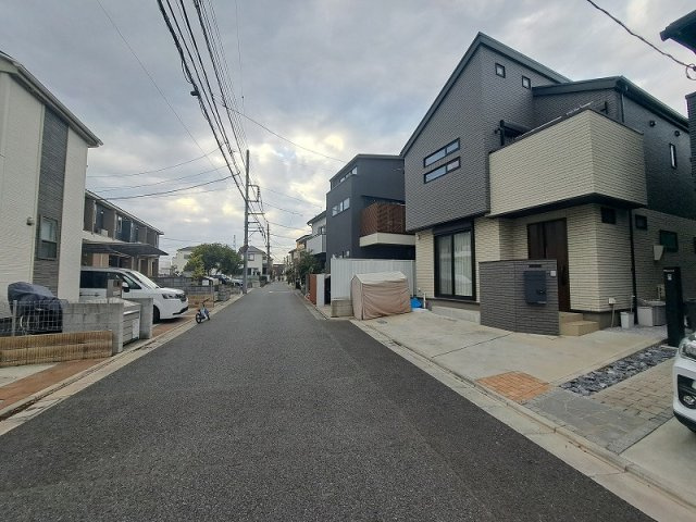 【前面道路含む現地写真】 | 練馬区石神井台8丁目　中古一戸建住宅　(保谷店) | 住環境の良さが魅力の住まい

