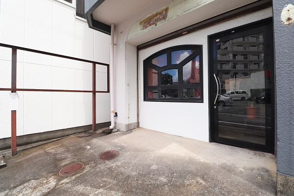 永光ビルの駐車場