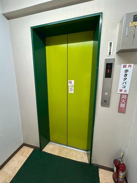 取手・優ビルの玄関| 