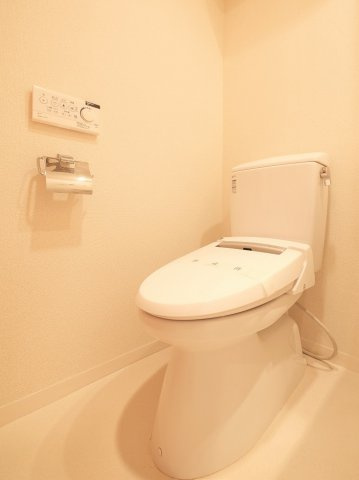 ＡＲＴＥＳＳＩＭＯ　ＬＩＮＫ　ＣＲＯＳＳのトイレ