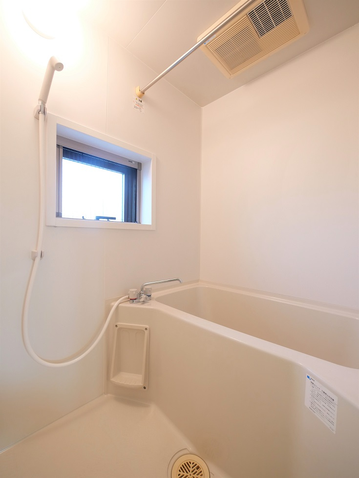 ＡＲＴＥＳＳＩＭＯ　ＬＩＮＫ　ＣＲＯＳＳの浴室