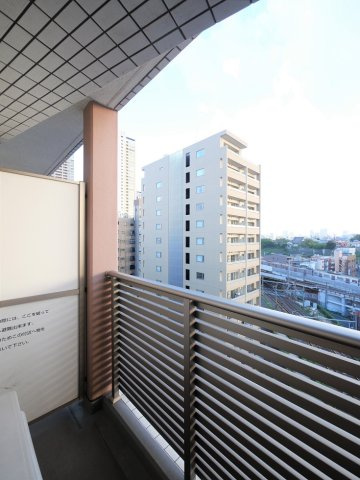 ＡＲＴＥＳＳＩＭＯ　ＬＩＮＫ　ＣＲＯＳＳのバルコニー