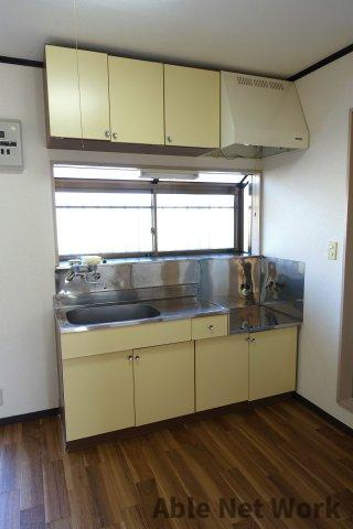 南部コーポ Aのキッチン|窓付きのキッチン