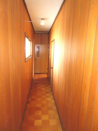 【その他共用部分】 | 北見市山下町２丁目３番９号　中古売家 | 2階廊下です。