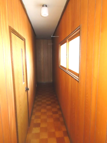 【その他共用部分】 | 北見市山下町２丁目３番９号　中古売家 | 2階廊下になります。