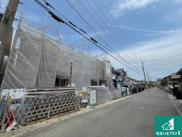 京都市伏見区久我森の宮町　第1期　新築一戸建ての前面道路含む現地写真|周辺は落ち着いた街並みの住宅地！子育てがしやすい住環境です！まだ未完成ですが、現地でしかわからない事もございます。是非一度ご覧ください。