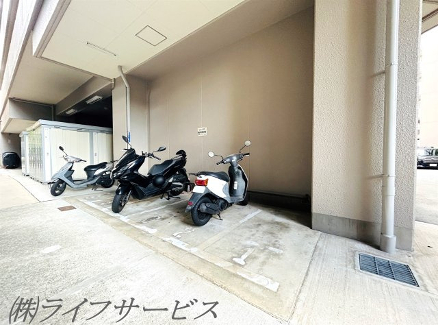 【その他共用部分】 | 加島駅前アーバンコンフォート | バイク置場