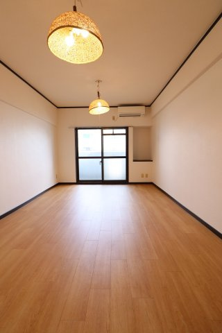 ローズガーデンⅠの洋室