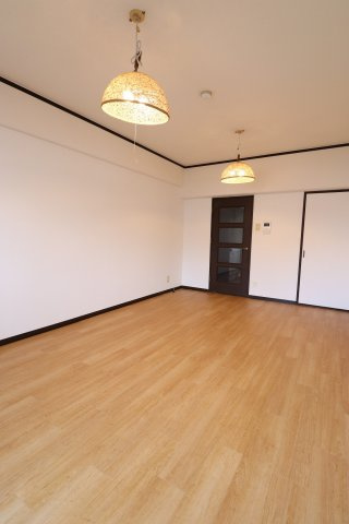 ローズガーデンⅠの洋室