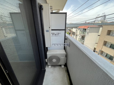 【バルコニー】 | モノトーン淡路 | バルコニーからの眺めを楽しみながら食事をしませんか