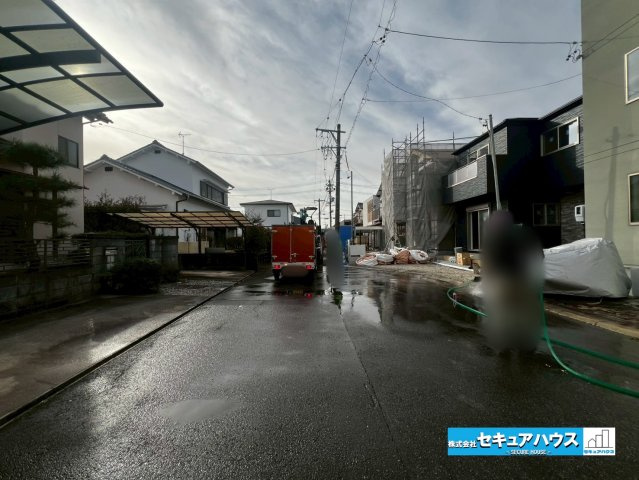 【同施工物件ご案内可能】みよし市莇生町　全1棟の前面道路含む現地写真|事前予約にて現地ご見学いただけます！お気軽にお問い合わせください♪
■株式会社　セキュアハウス■
住宅ローンに強く、知識、経験豊富なスタッフ在籍
お客様に寄り添い、ご成約後もサポート致します。