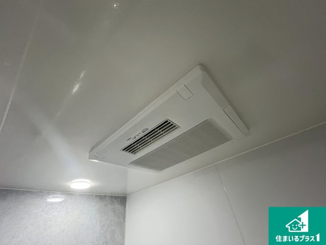 京都市伏見区久我森の宮町　第1期　新築一戸建てのその他|四季を通して快適なバスライフをお手伝いする浴室暖房乾燥機！浴室の乾燥・暖房・涼風・換気はもちろん、２４時間換気にも対応！