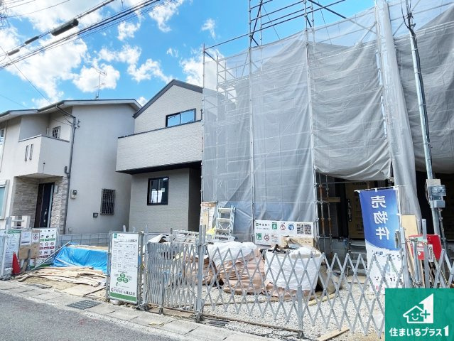 京都市伏見区久我森の宮町　第1期　新築一戸建ての外観|周辺は落ち着いた街並みの住宅地！子育てがしやすい住環境です！まだ未完成ですが、現地でしかわからない事もございます。是非一度ご覧ください。