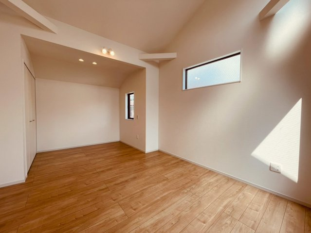 【居間・リビング】 | 西東京市南町４丁目　新築戸建て | ゆったりとくつろげる、快適で使いやすいLDK空間です