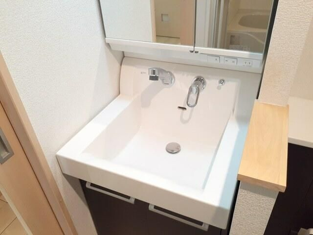 サニー・アートの独立洗面台