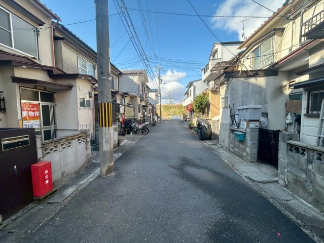 横大路下三栖山殿　建築条件付土地の前面道路含む現地写真